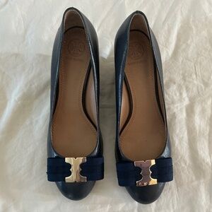 Tory Burch Blue Bow Leather Wedges (Size: 7.5)